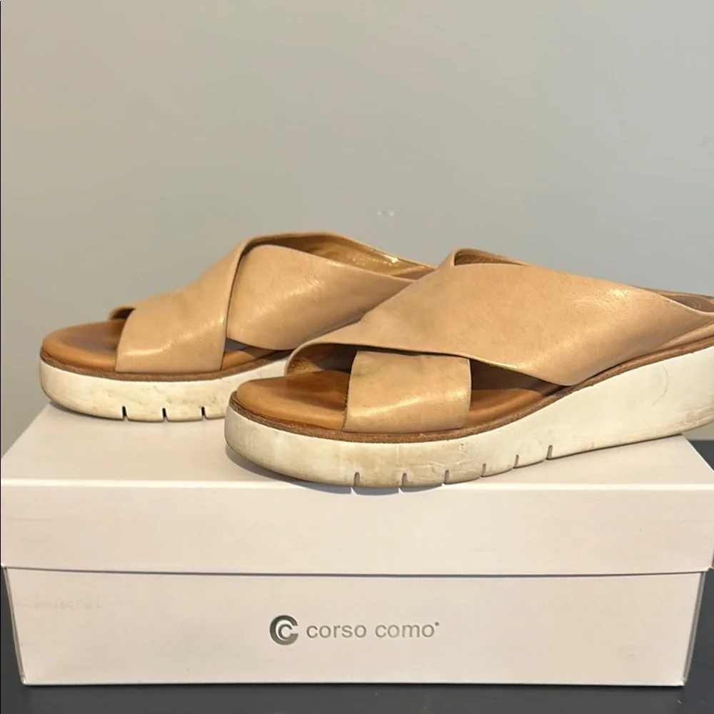 Corso Como Women's Cream Slide Sandals - Picture 1 of 6